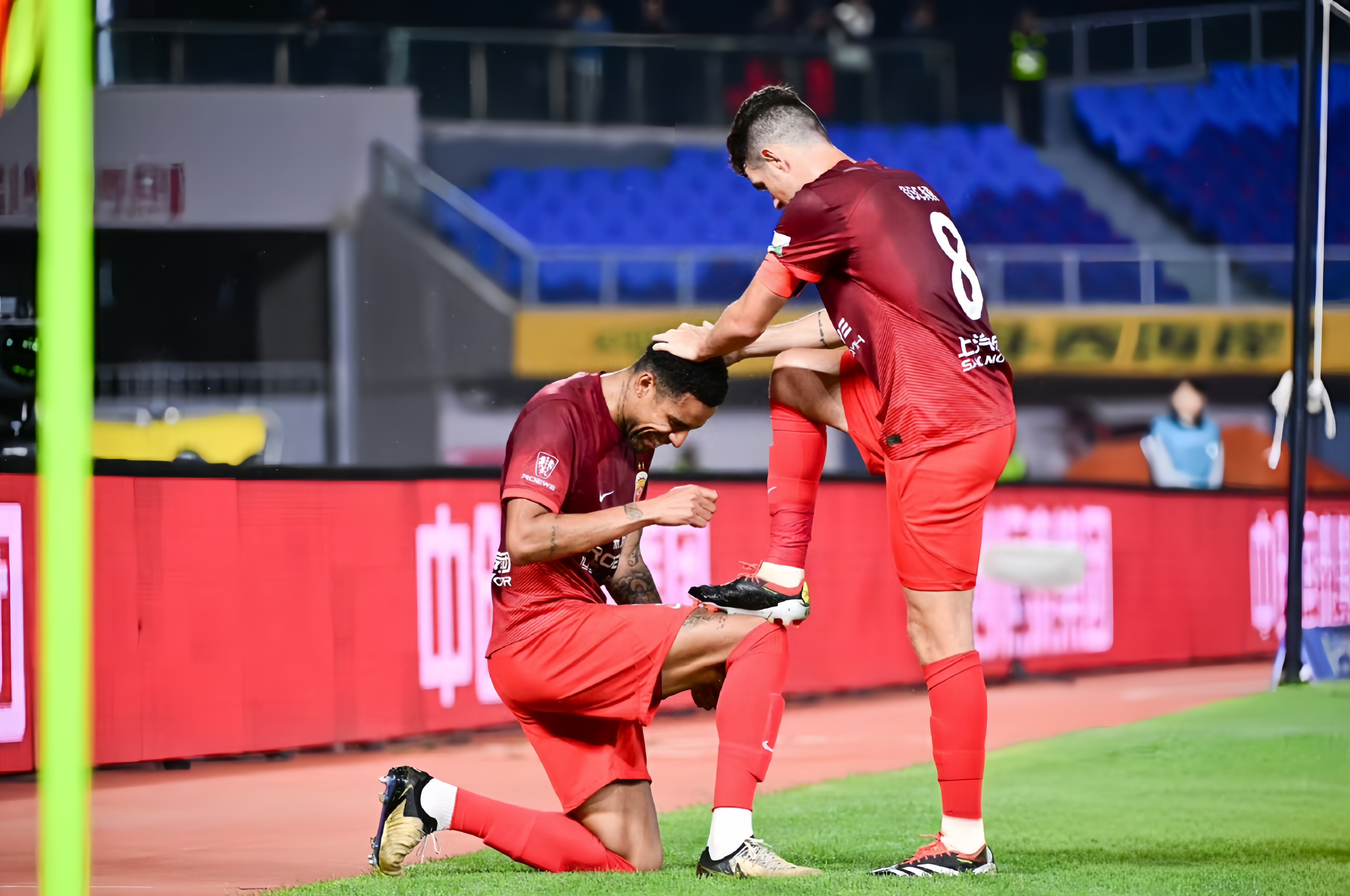 法国队轻取印尼队，李梓嘉带队取胜