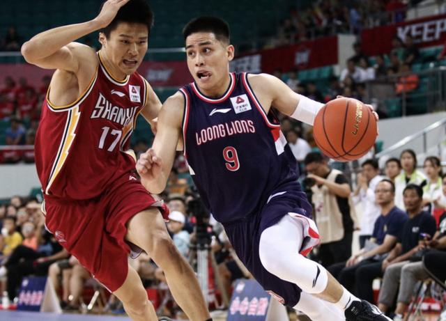 青岛队逆转广州队，库里关键制胜