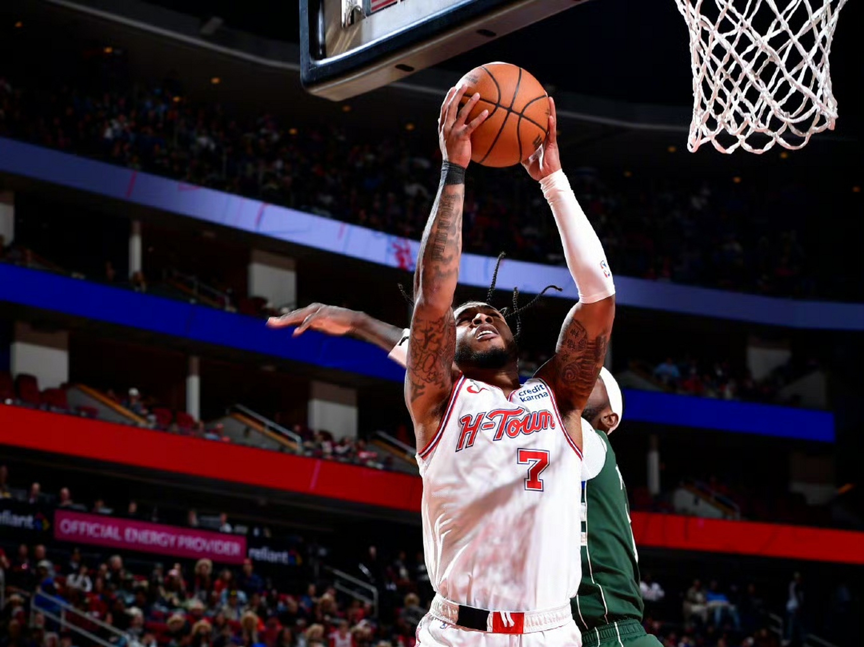 热火险胜火箭，利拉德点燃赛场