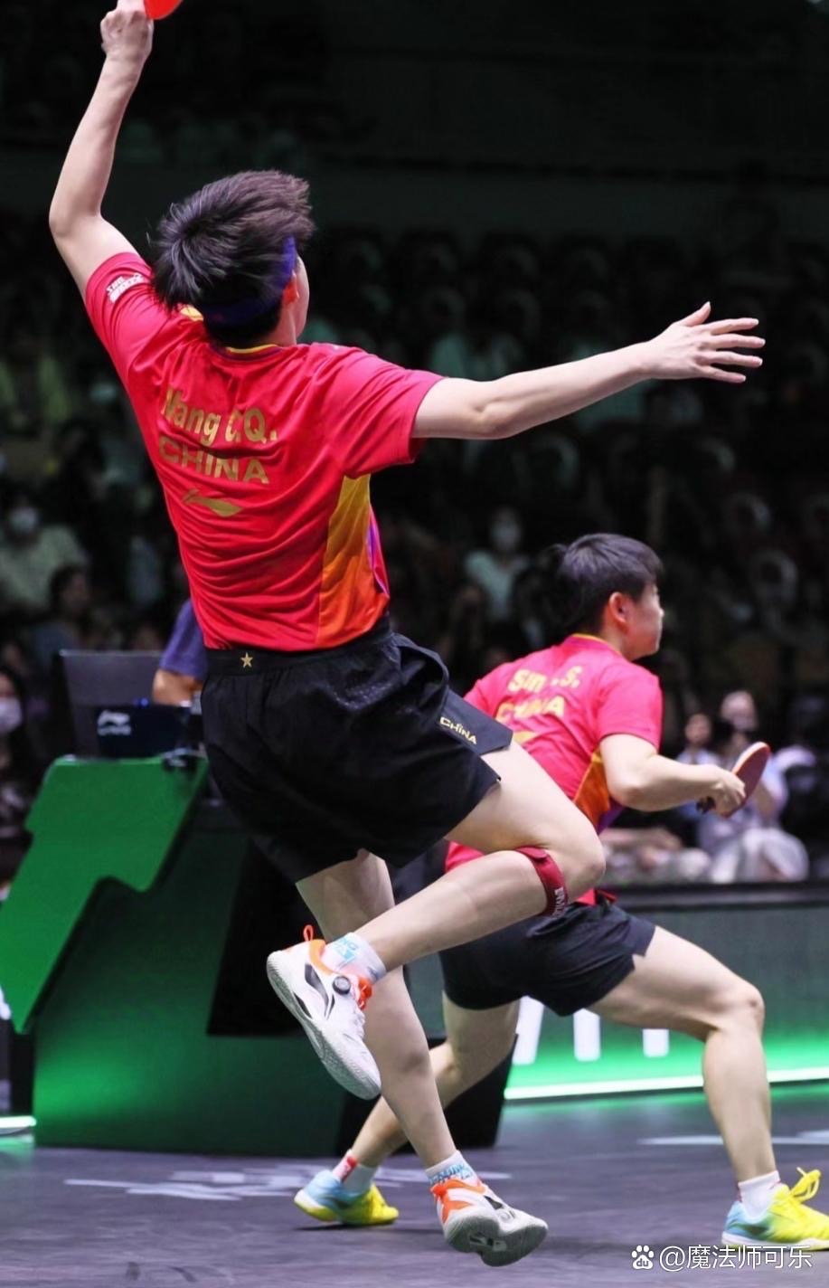 韩国羽毛球队血洗英格兰羽毛球队，林丹关键制胜