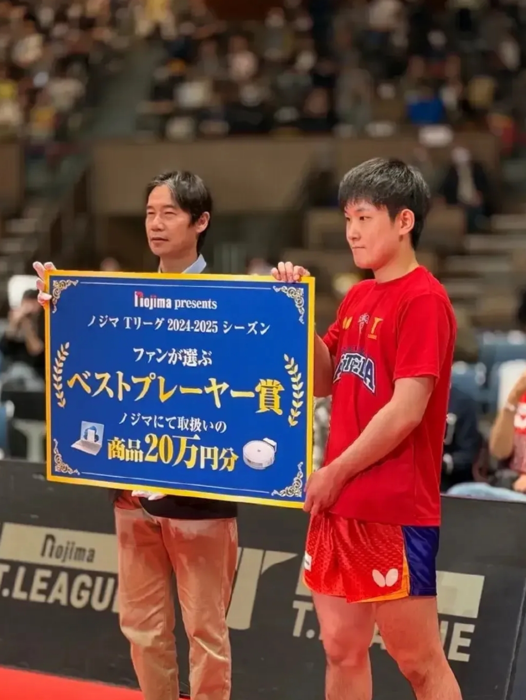 中国乒乓球队险胜日本乒乓球队，张本智和爆发神勇