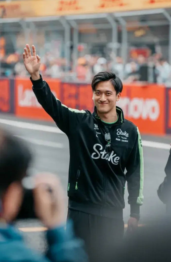 梅赛德斯鏖战索伯车队，周冠宇刷新纪录