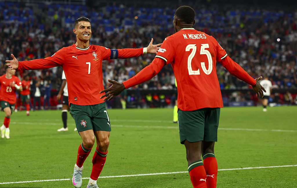 法国队逆转葡萄牙队，波尔统治全场