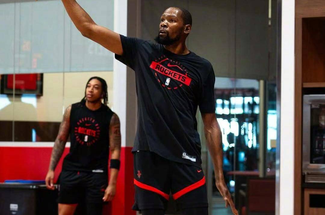 火箭轻取新疆队，杜兰特高光表现